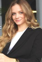 20219-Anastasiya-Kazakh-Woman-Almaty