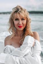 20424-Valentina-Woman-Hambourg